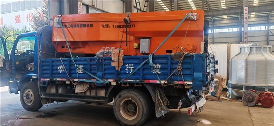 洛南客戶訂購4方梭式礦車發(fā)貨